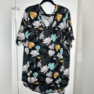 Lularoe Tunic Shirt Iris Womens 3XL  Short Sleeve V Neck Top